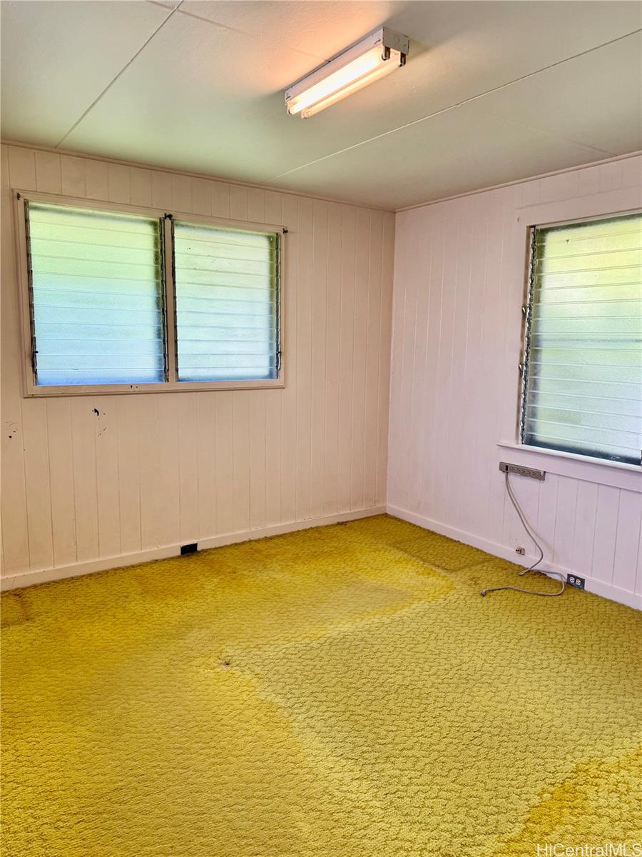 2816 Booth Road Honolulu, HI 96813 - Photo 5 of 17 a view of an empty room with window