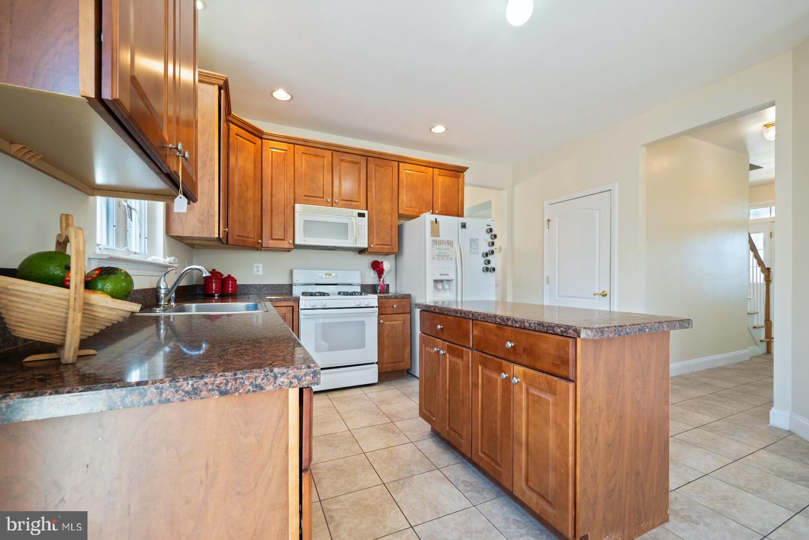 8 Laburnum Close Cookstown, NJ 08511 - Photo 14 of 37 Gallery Image 14