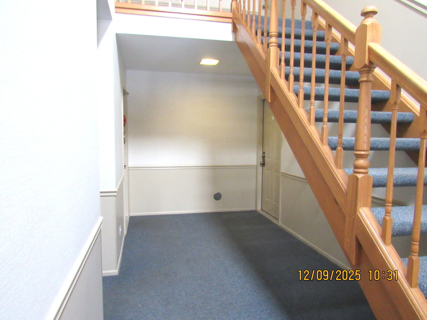 2790 Glasgow Court, Unit X1 Schaumburg, IL 60107 - Photo 17 of 18 a view of an entryway