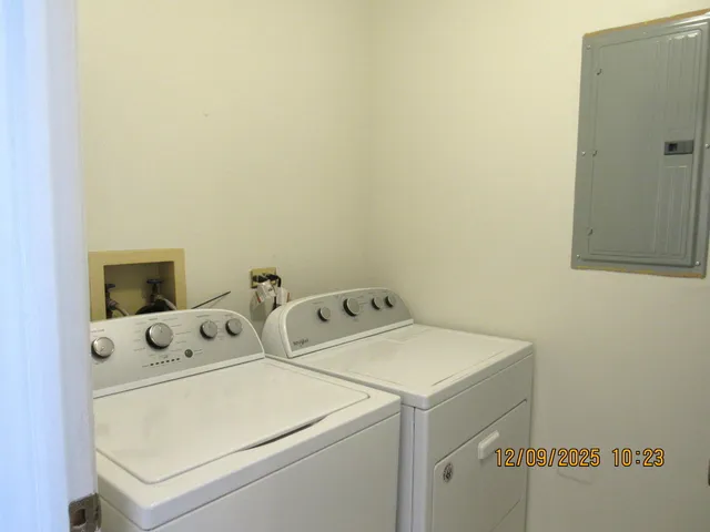 $2,000 | 2790 Glasgow Court, Unit X1, Schaumburg, IL 60107