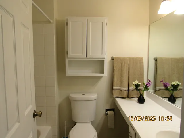 $2,000 | 2790 Glasgow Court, Unit X1, Schaumburg, IL 60107