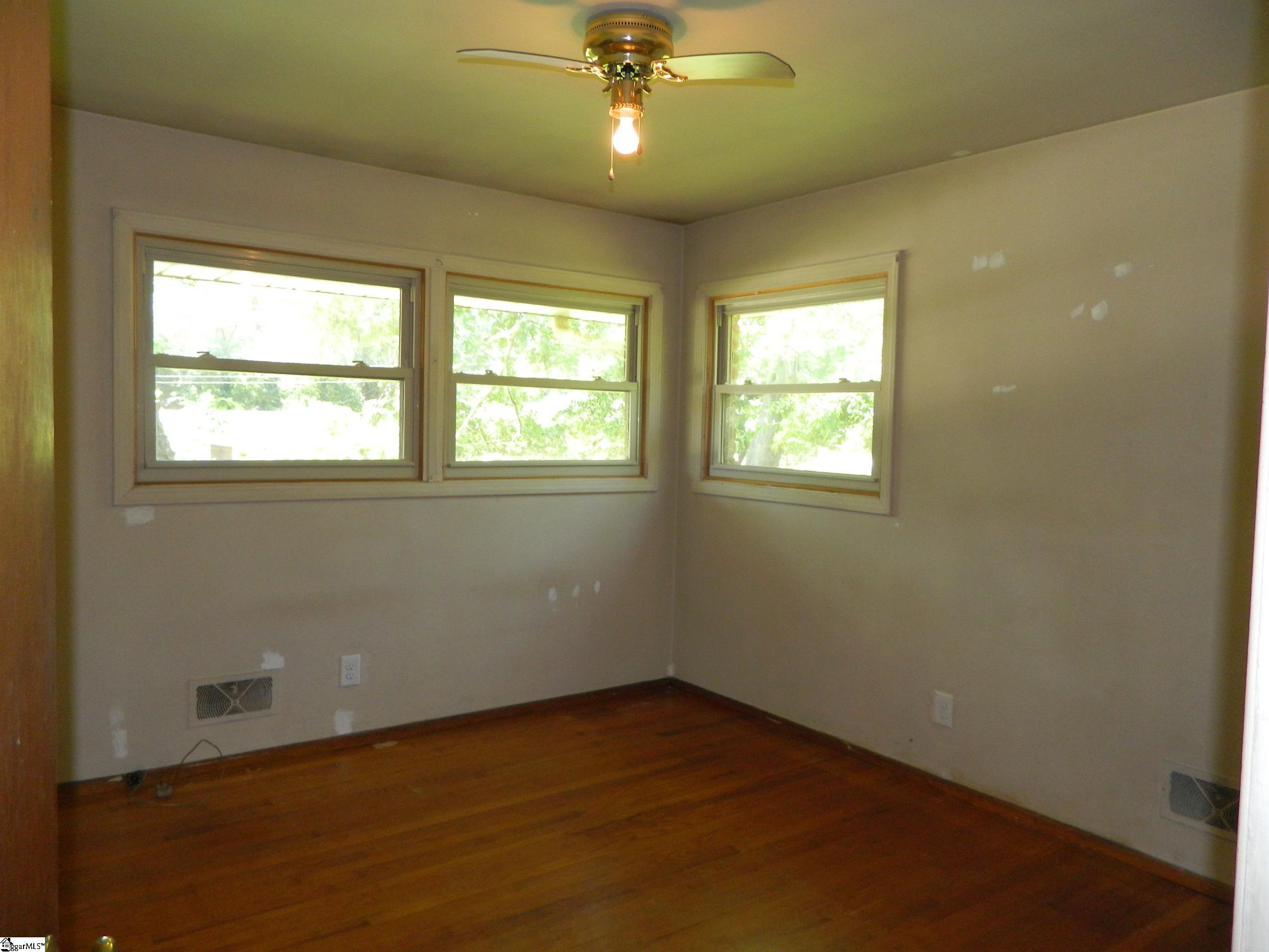 2021 Sheldon Drive Anderson, SC 29621 - Photo 12 of 33
