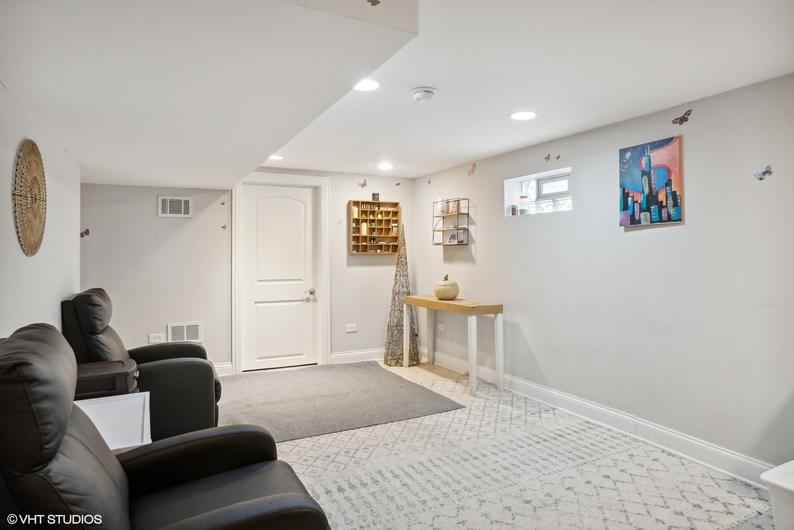 2412 Greenleaf Street Evanston, IL 60202 - Photo 12 of 20 a bedroom with furniture and a window