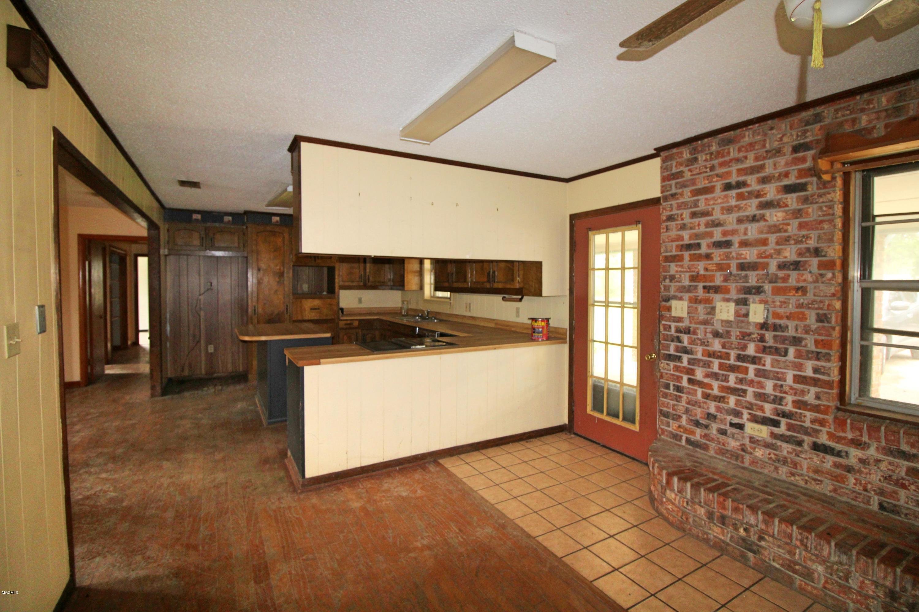 160 Inland Beach Road Lucedale, MS 39452 - Photo 7 of 22 IMG_7837