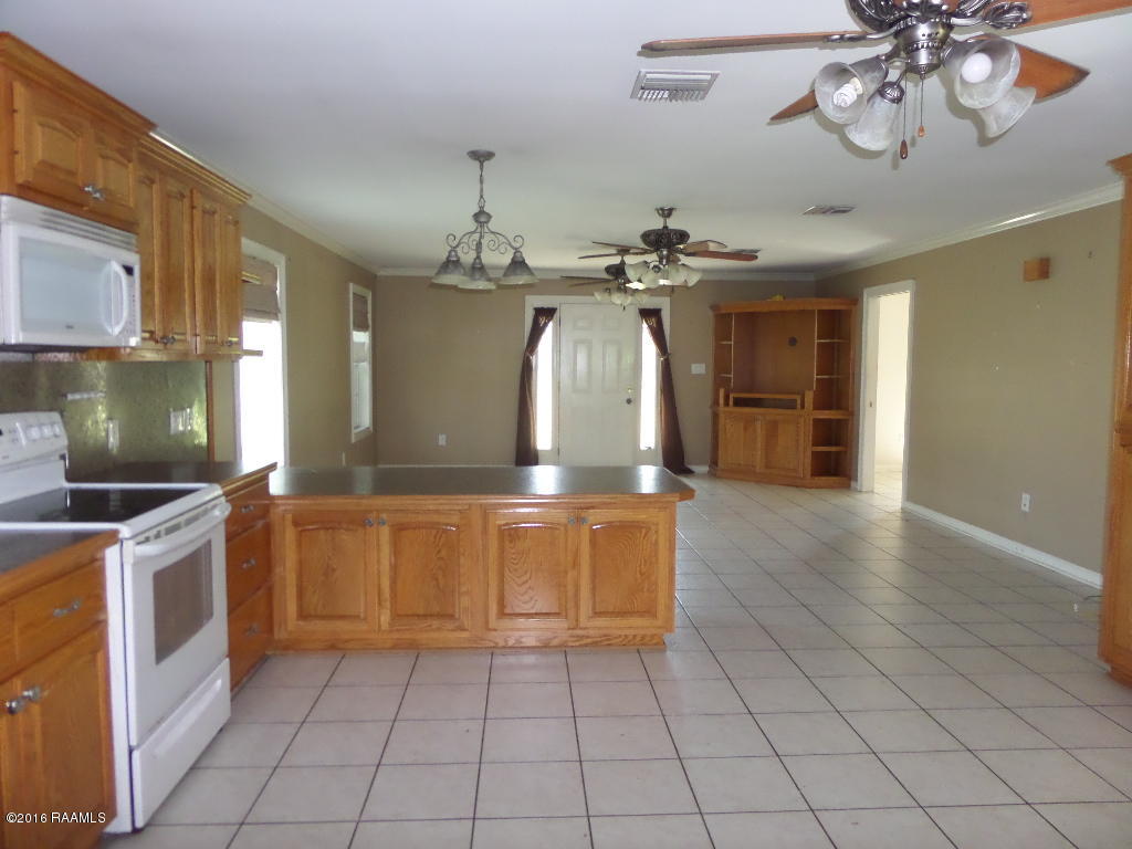 2410 Snapper Road New Iberia, LA 70560 - Photo 3 of 10 Open Living Area