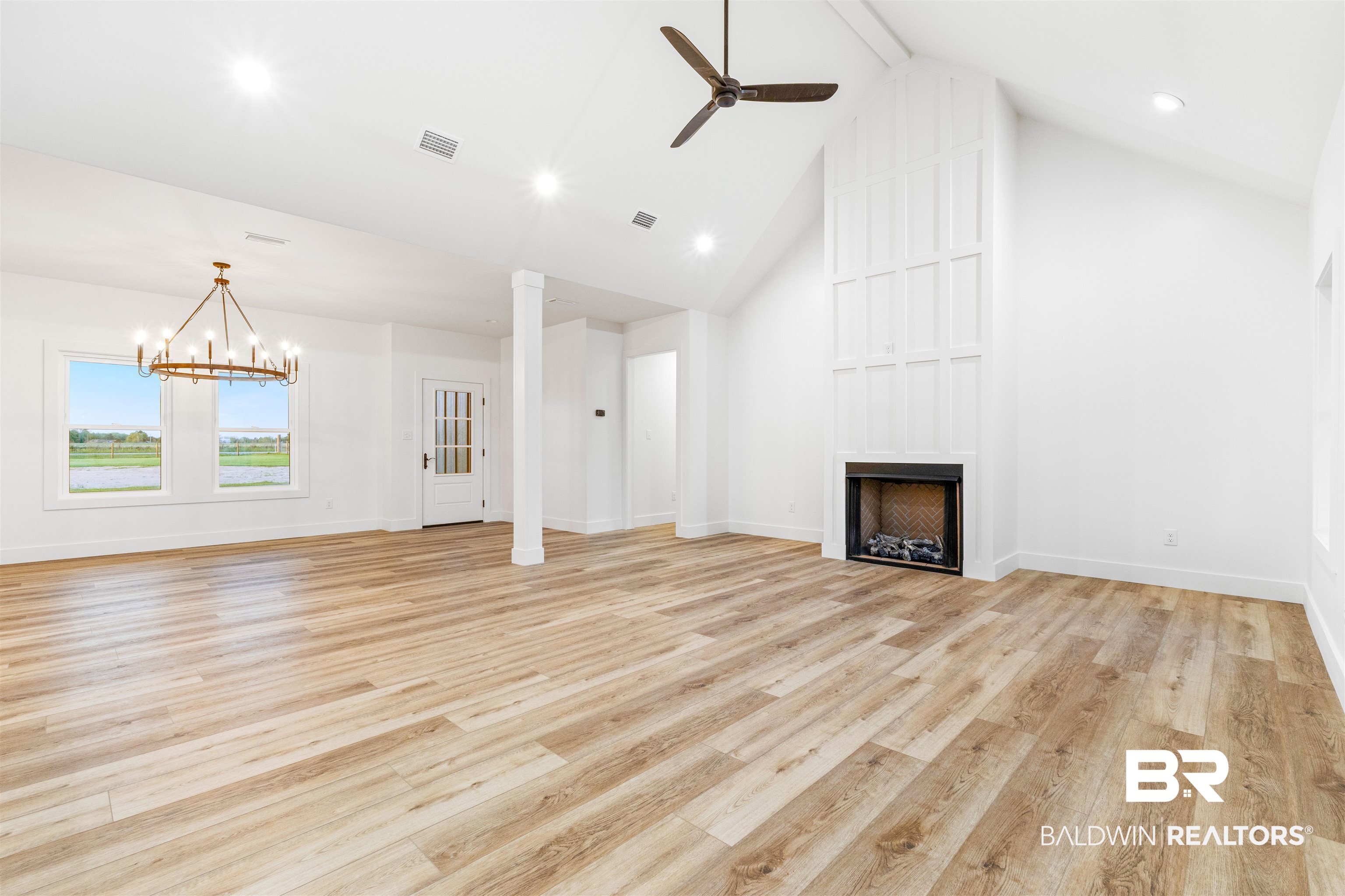 28310 Comstock Road Elberta, AL 36530 - Photo 36 of 60 Vaulted Ceilings