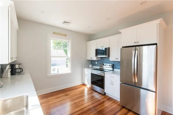 $3,500 | 34 Harrison Avenue, Newport, RI 02840