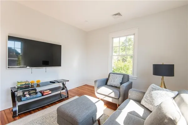 $3,500 | 34 Harrison Avenue, Newport, RI 02840