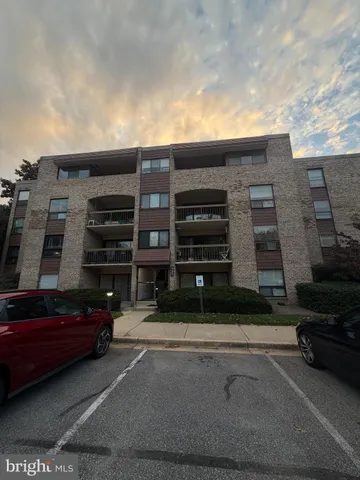 $270,000 | 427 Christopher Avenue, Unit T2, Gaithersburg, MD 20879