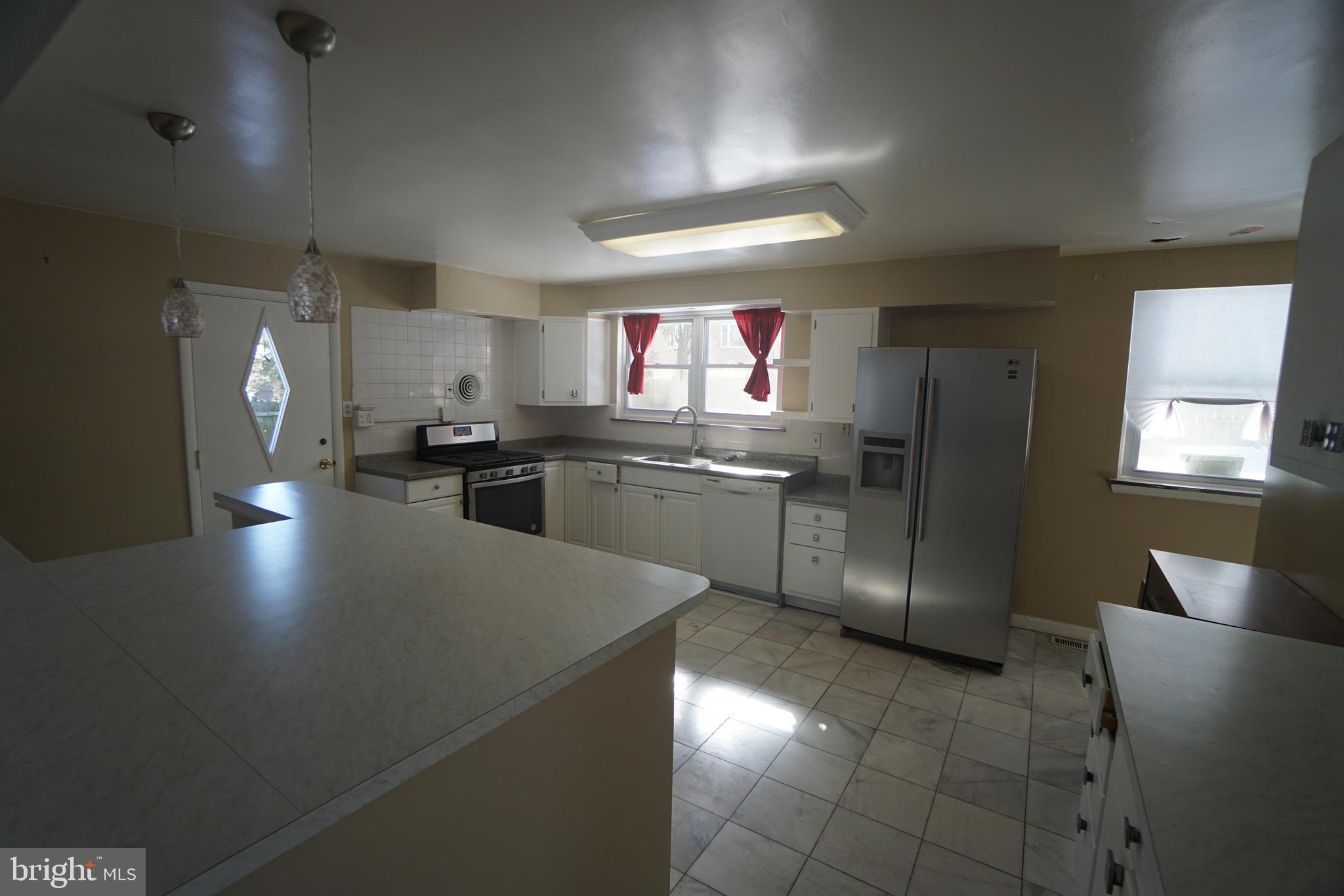 22 Parkview Road Cheltenham, PA 19012 - Photo 2 of 43 Gallery Image 2