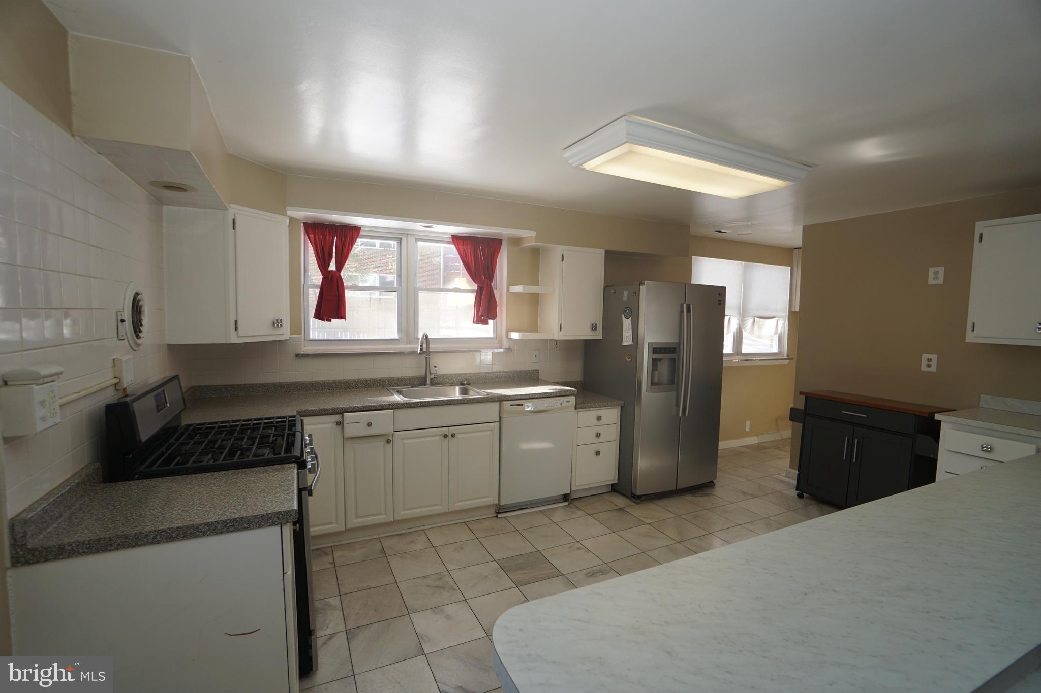 22 Parkview Road Cheltenham, PA 19012 - Photo 4 of 43 Gallery Image 4