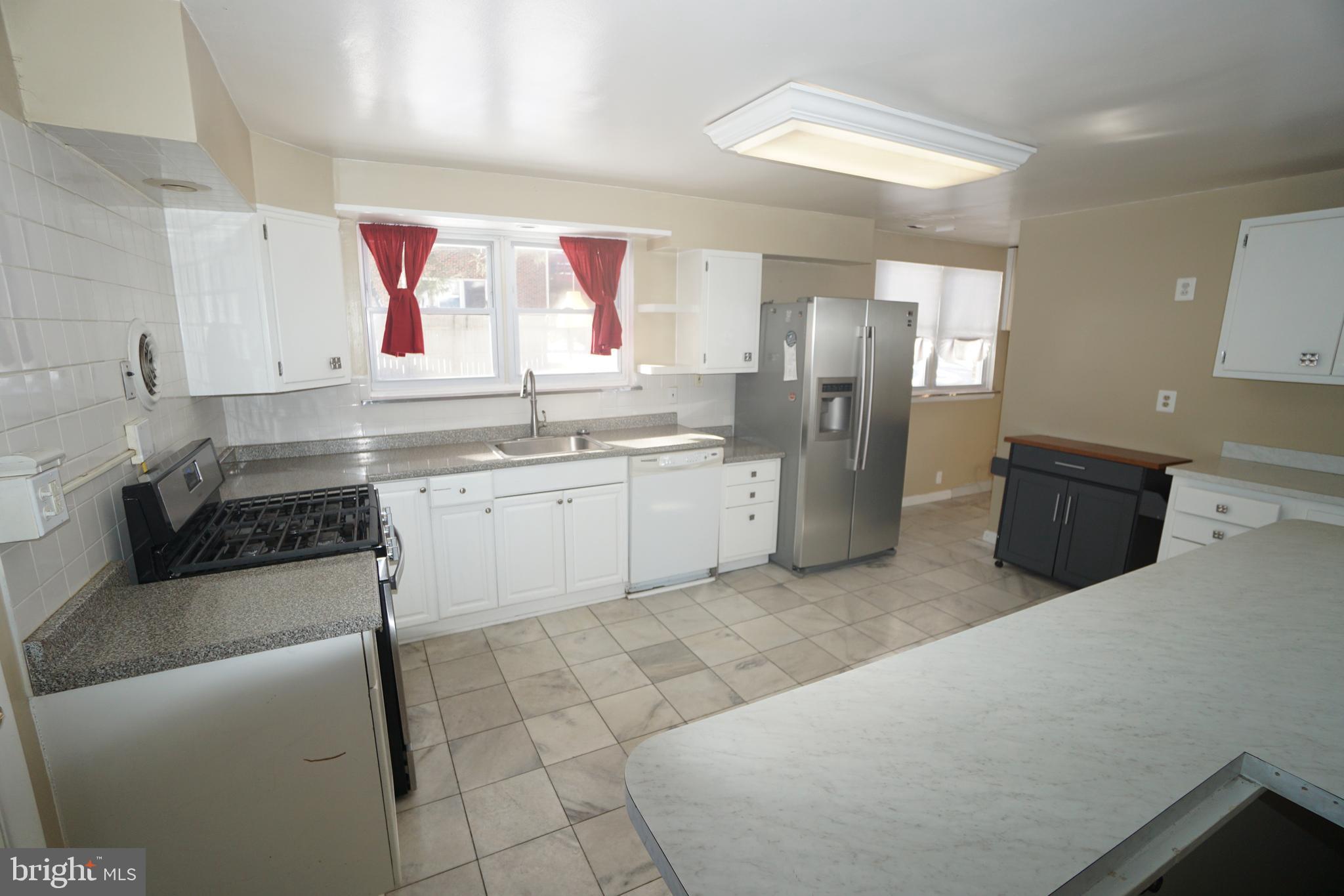 22 Parkview Road Cheltenham, PA 19012 - Photo 5 of 43 Gallery Image 5