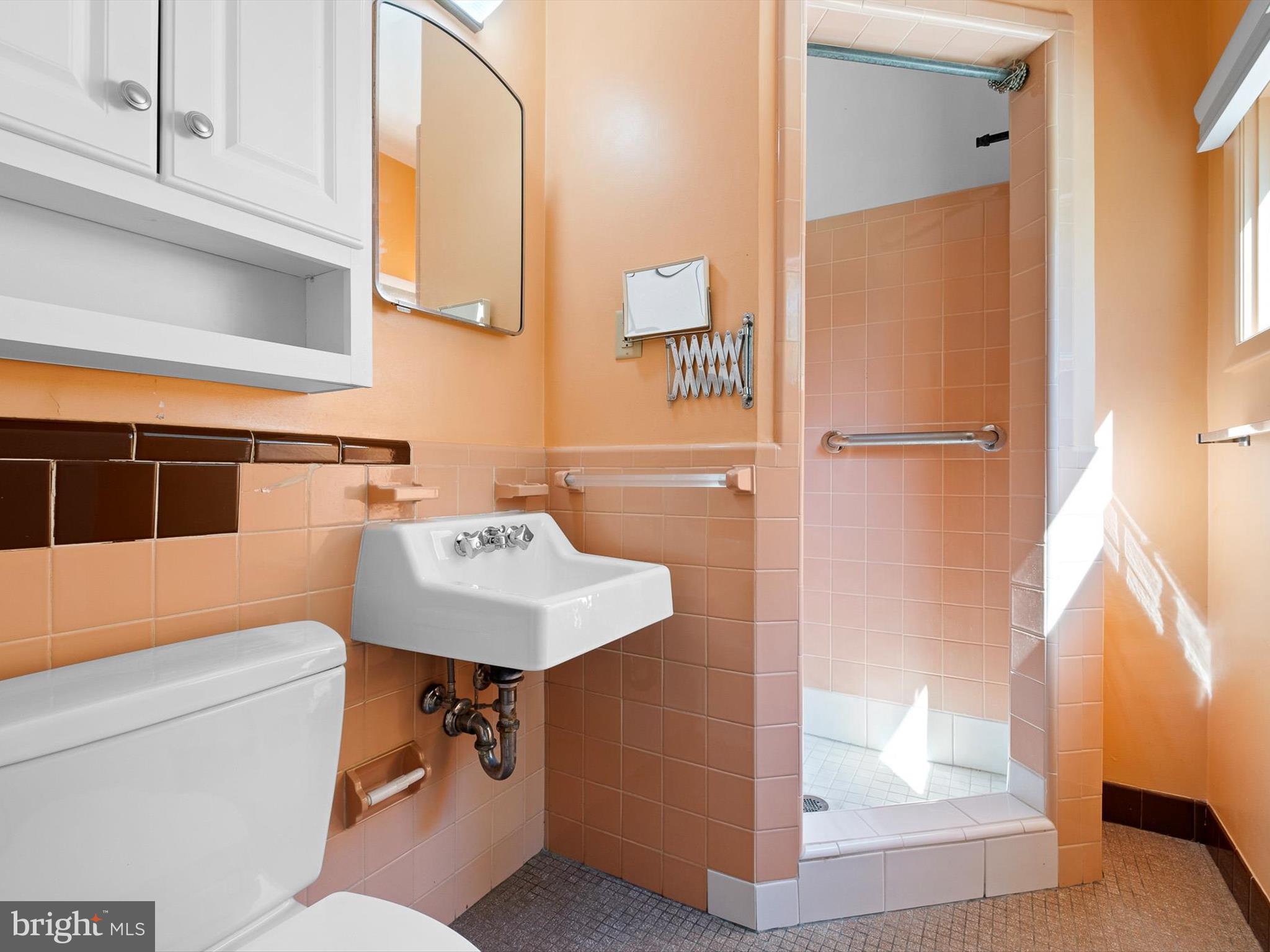 204 Jupiter Road Newark, DE 19711 - Photo 29 of 50 Primary bathroom
