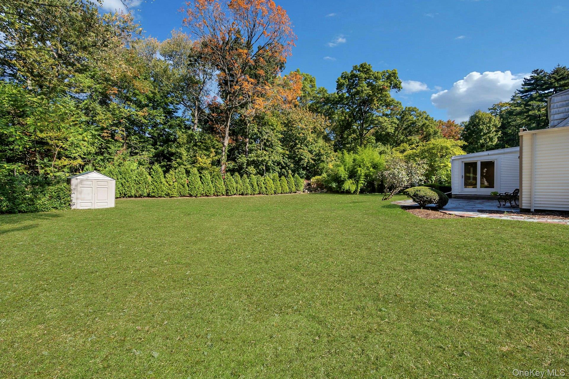 13 Colonial Road Scarsdale, NY 10583 - Photo 29 of 33 Expensive side and backyard