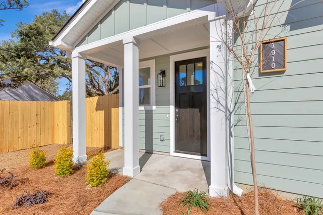 $699,000 | 1910 Piper Drive, Charleston, SC 29407