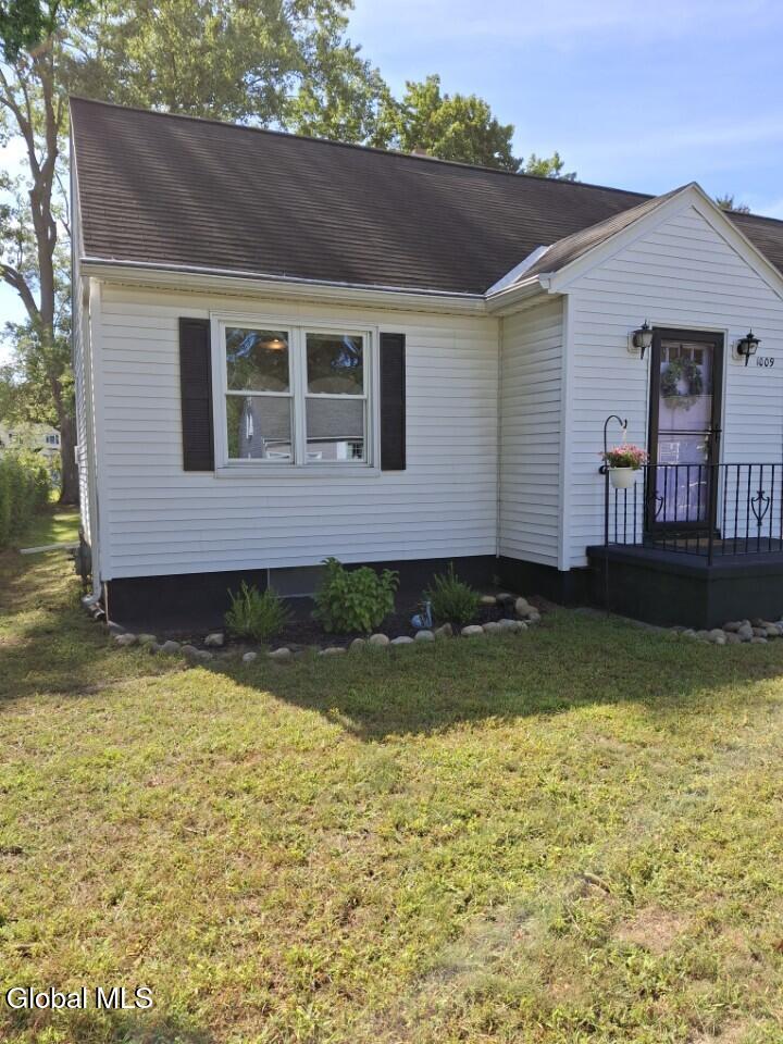 1009 Day Road Rotterdam, NY 12303 - Photo 3 of 66 front left