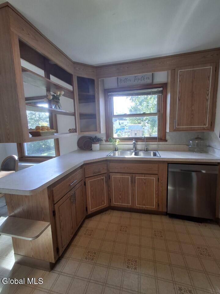 1009 Day Road Rotterdam, NY 12303 - Photo 31 of 66 kitchen