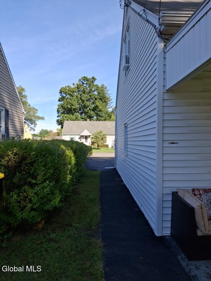 1009 Day Road Rotterdam, NY 12303 - Photo 6 of 66 side to front