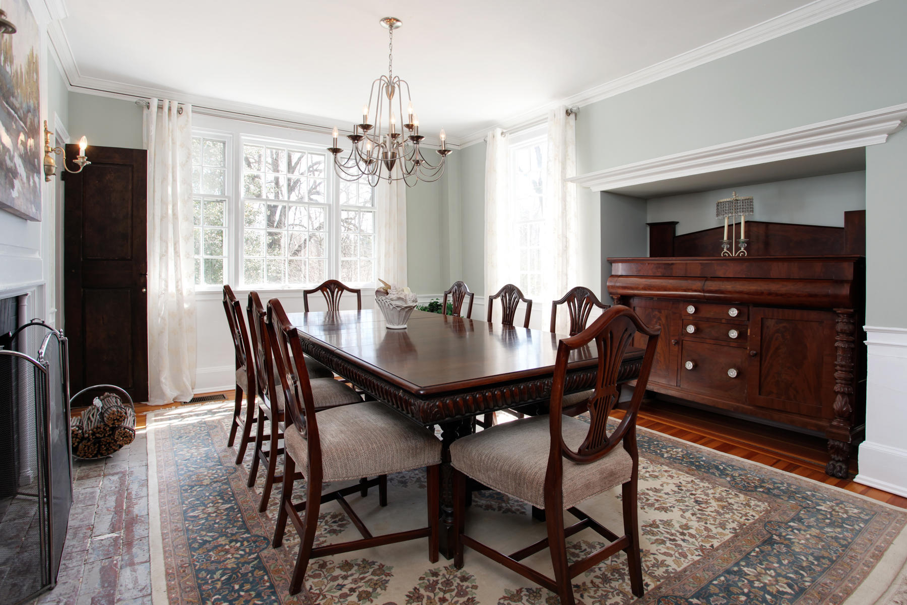 9 East Bay Road Osterville, MA 02655 - Photo 9 of 30 a view of a dining room with furniture