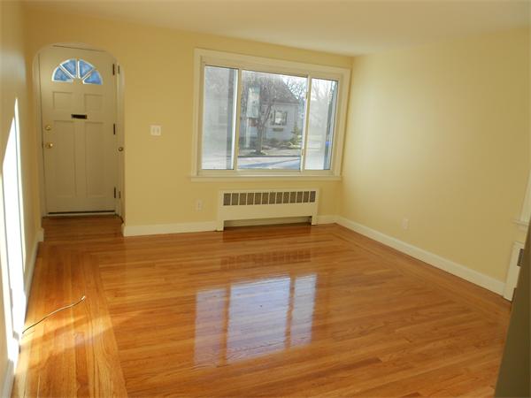 32 Cedarbrook Road Pawtucket, RI 02861 - Photo 2 of 10 Gallery Image 2