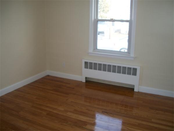 32 Cedarbrook Road Pawtucket, RI 02861 - Photo 5 of 10 Gallery Image 5