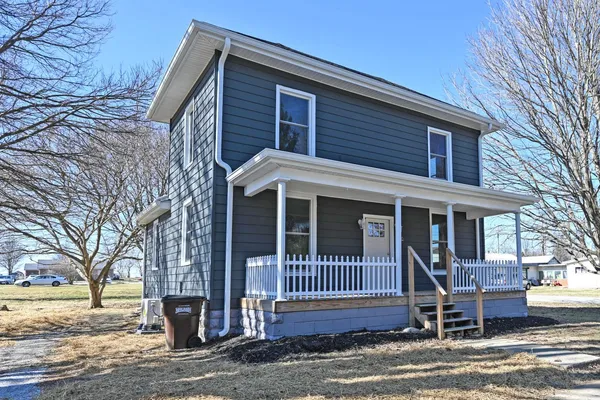 $194,900 | 400 Brookville Street, West College Corner, IN 47003
