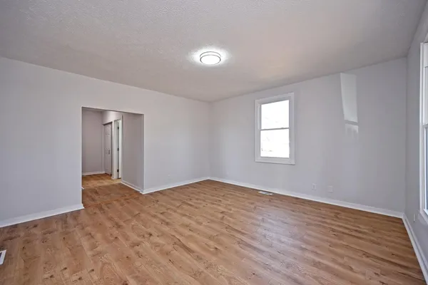 $194,900 | 400 Brookville Street, West College Corner, IN 47003