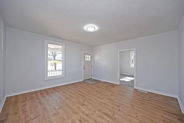 $194,900 | 400 Brookville Street, West College Corner, IN 47003