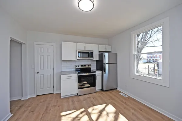 $194,900 | 400 Brookville Street, West College Corner, IN 47003