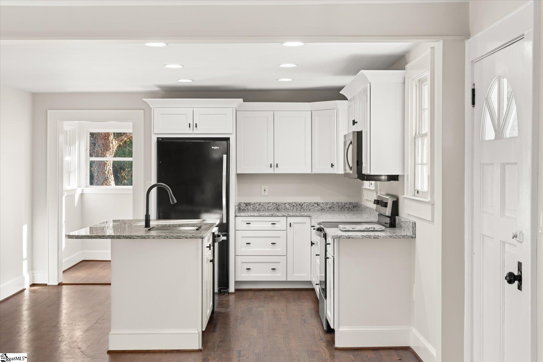 400 Tryon Street Greer, SC 29651 - Photo 12 of 31 Gallery Image 12