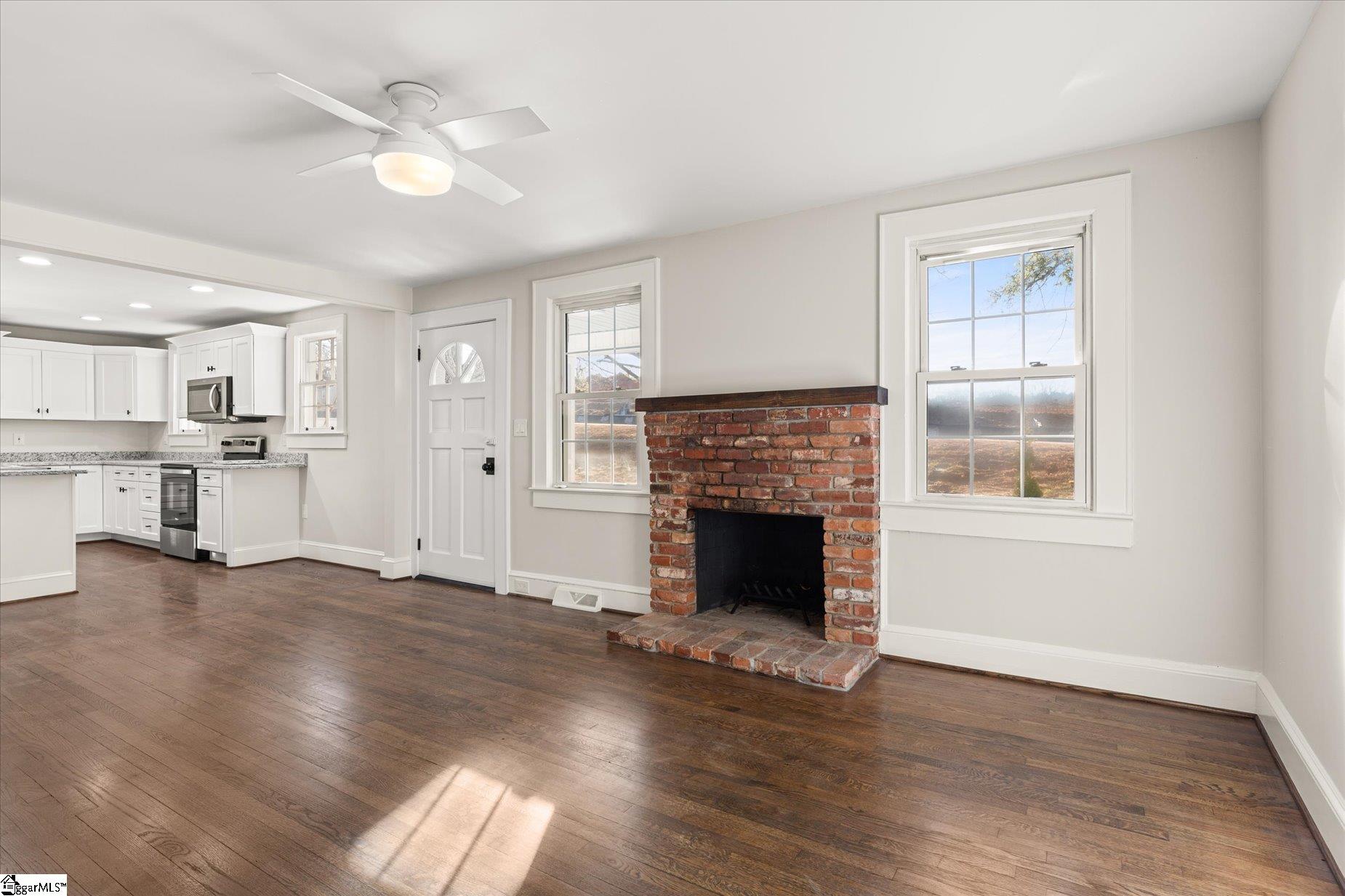 400 Tryon Street Greer, SC 29651 - Photo 3 of 31 Gallery Image 3