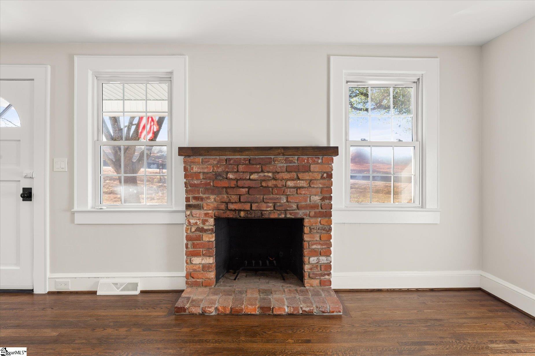 400 Tryon Street Greer, SC 29651 - Photo 5 of 31 Gallery Image 5