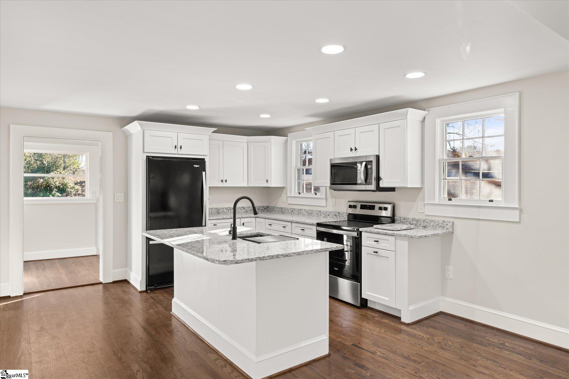 400 Tryon Street Greer, SC 29651 - Photo 9 of 31 Gallery Image 9