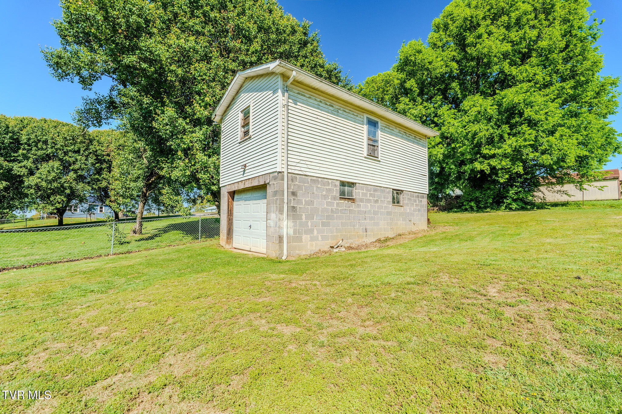 190 Debusk Road Greeneville, TN 37743 - Photo 22 of 27 24-web-or-mls-_DSC6338-HDR