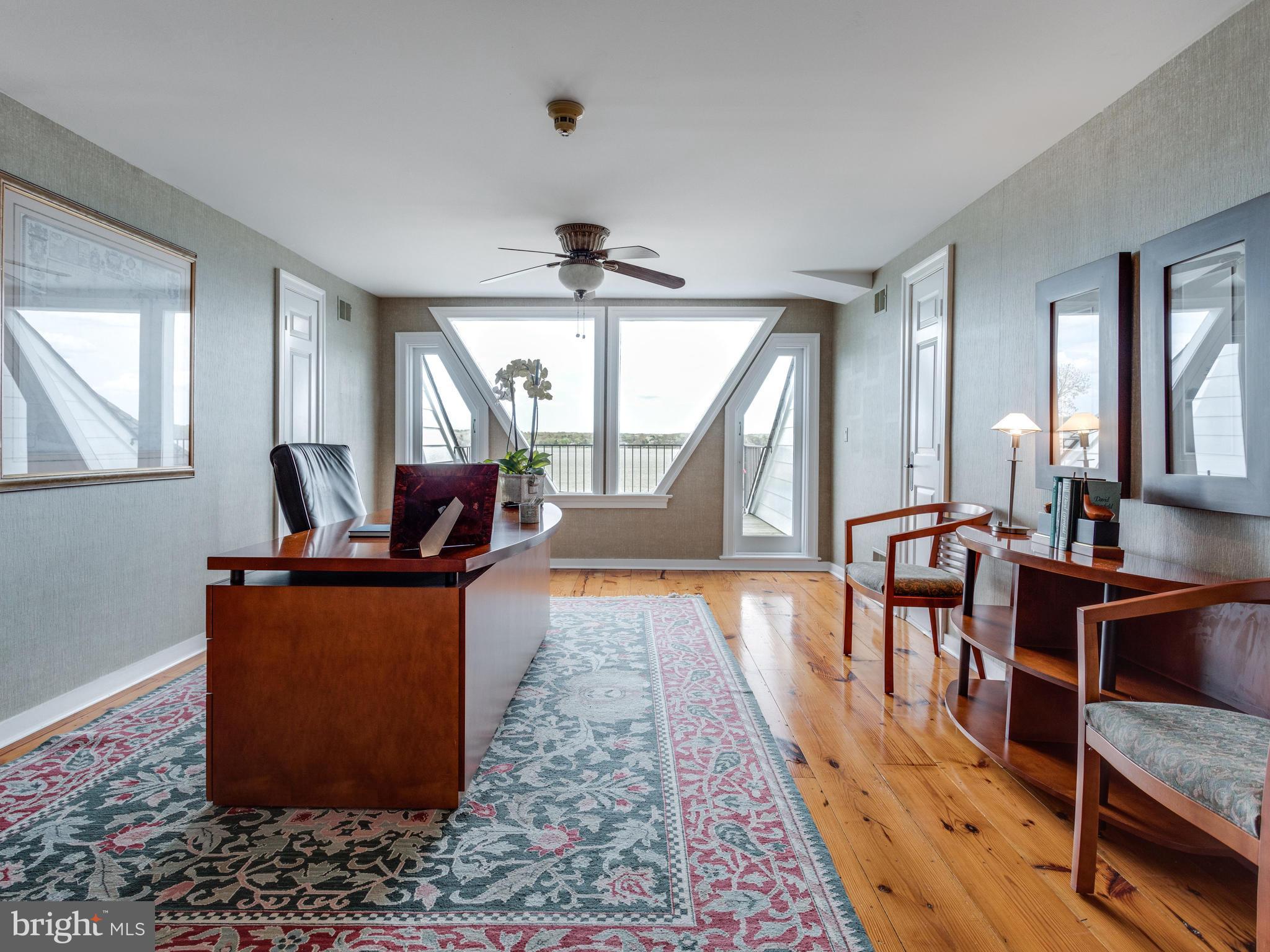 7705 Northdown Road Alexandria, VA 22308 - Photo 22 of 30 Top floor Library/Office/Bedroom w/ roof-top deck!