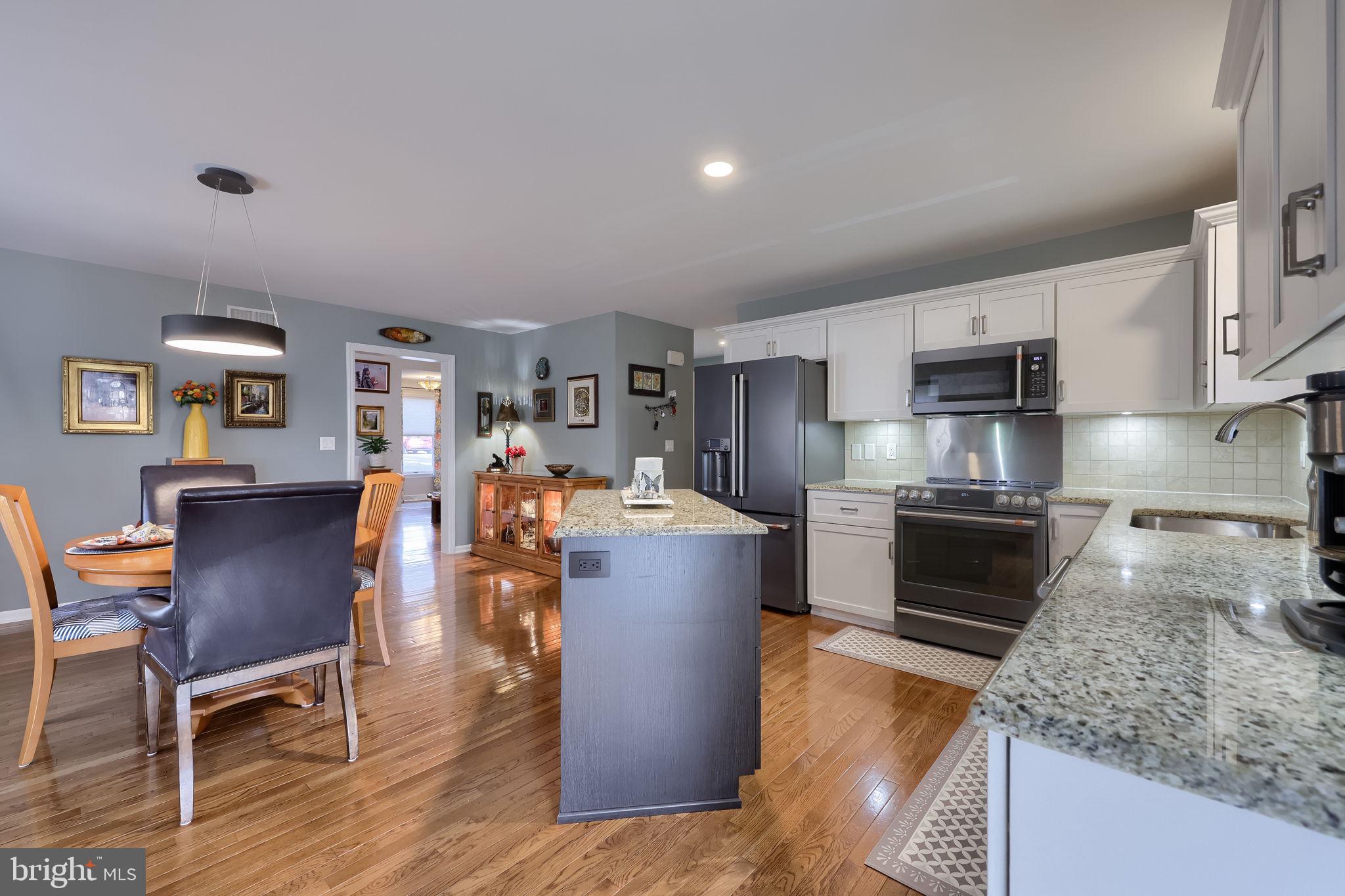 58 Timber Villa Elizabethtown, PA 17022 - Photo 23 of 60 a large kitchen with lots of counter space and stainless steel appliances
