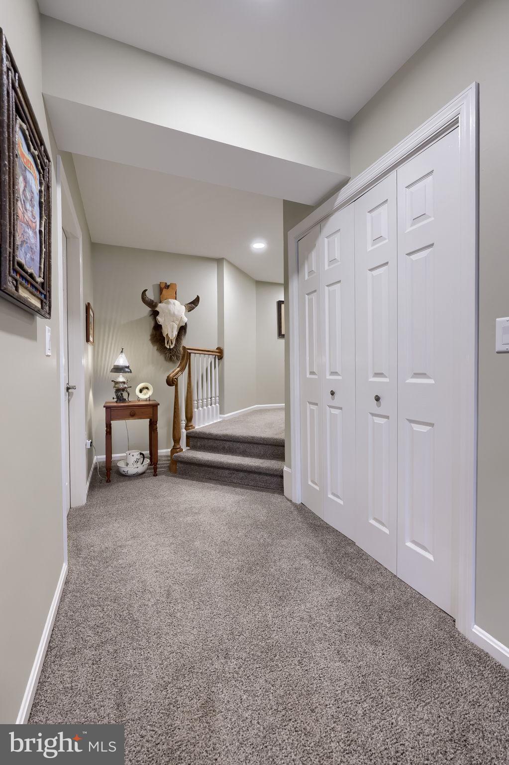 58 Timber Villa Elizabethtown, PA 17022 - Photo 41 of 60 a view of a livingroom with an empty space and workspace