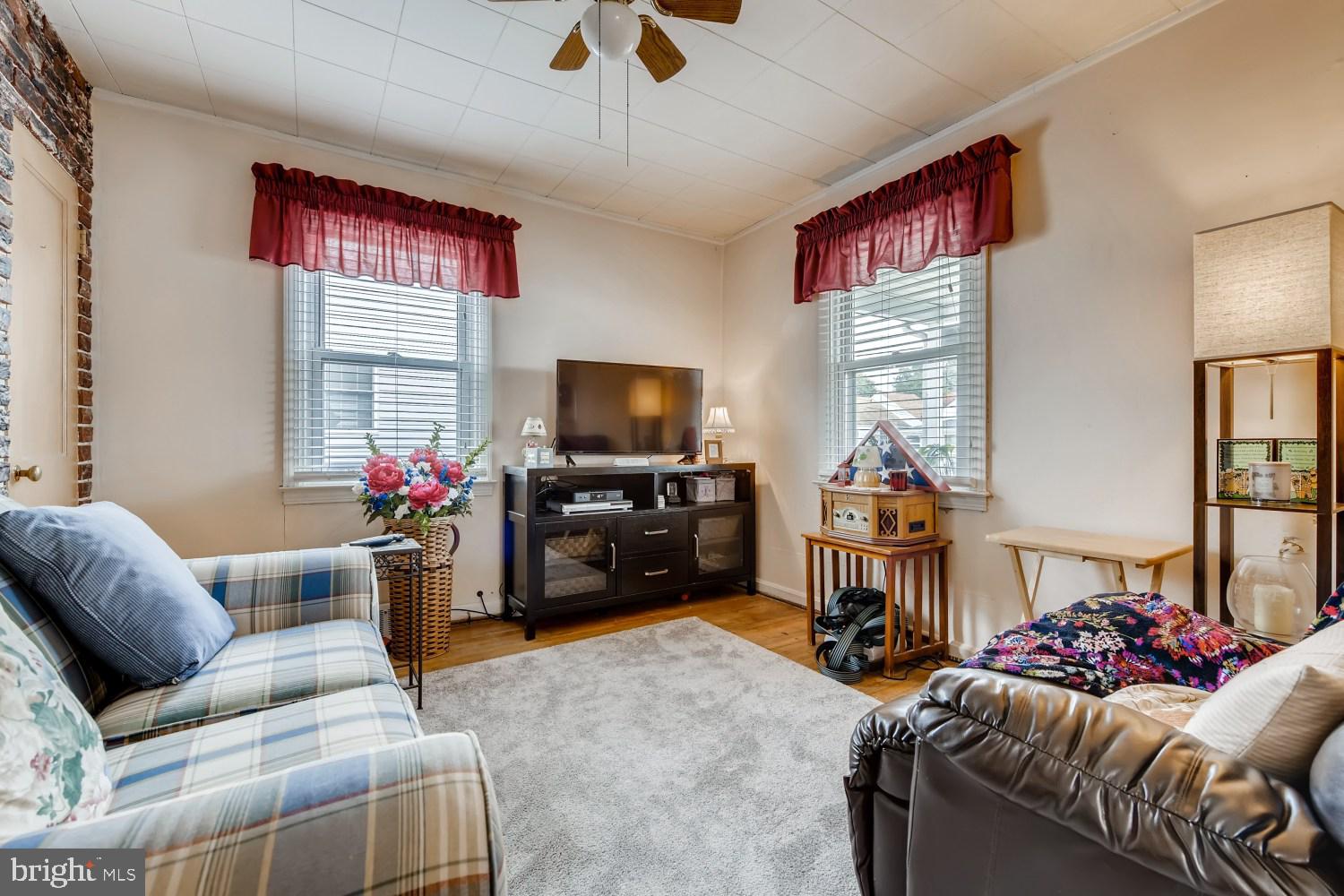 7607 Cedar Road Baltimore, MD 21222 - Photo 4 of 28