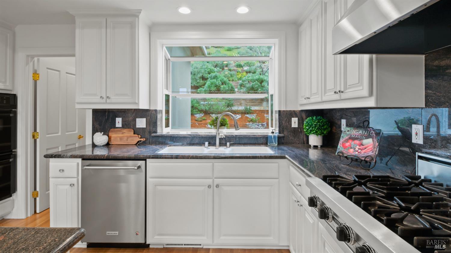 63 Bay Way San Rafael, CA 94901 - Photo 25 of 91