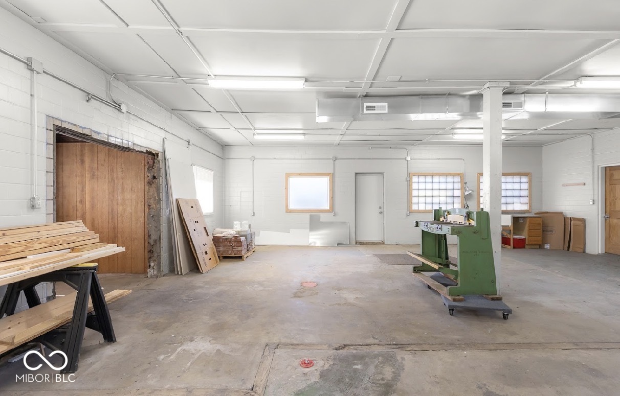 604 South Main Street Edinburgh, IN 46124 - Photo 3 of 23