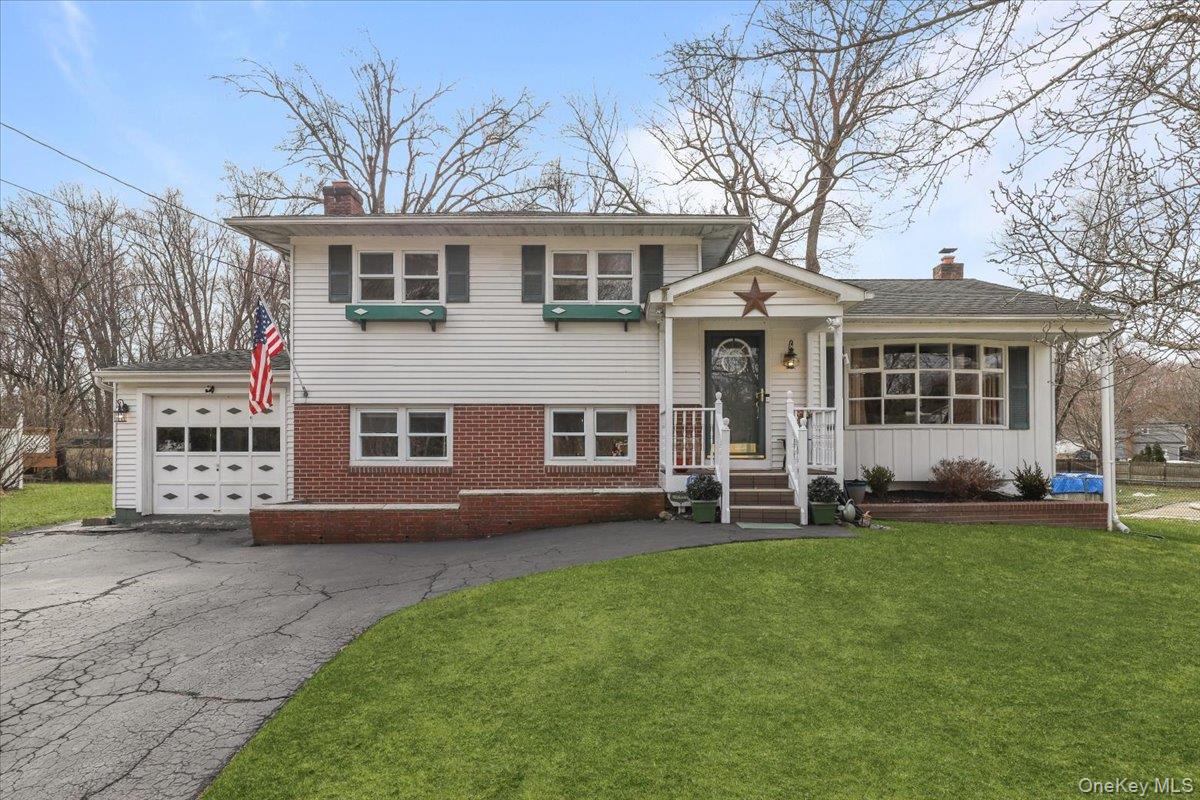 4 Ridgewood Terrace Poughkeepsie, NY 12603 - Photo 1 of 26