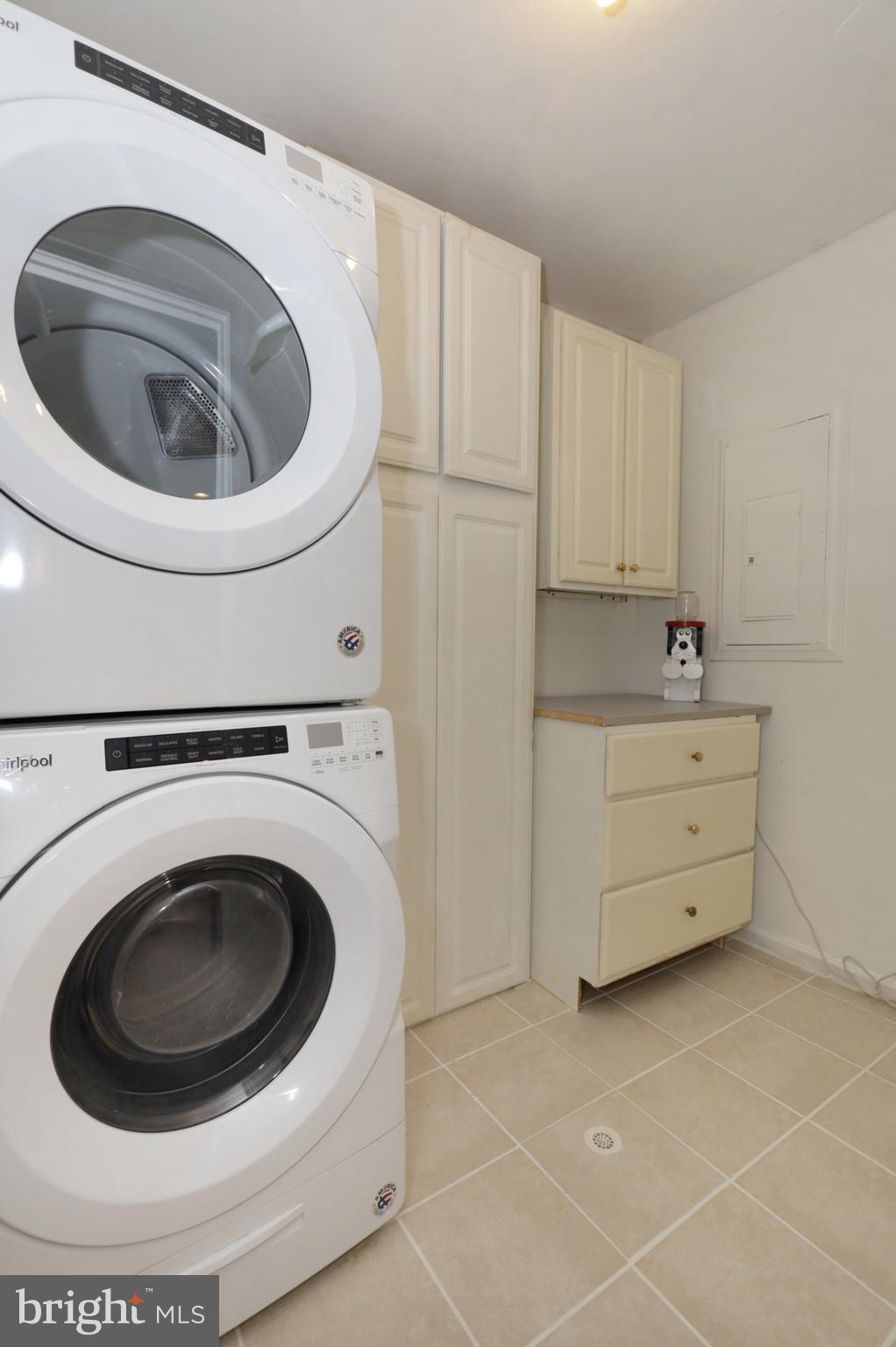 8576 Adamson Street Manassas, VA 20110 - Photo 16 of 37 Stackable Washer/Dryer