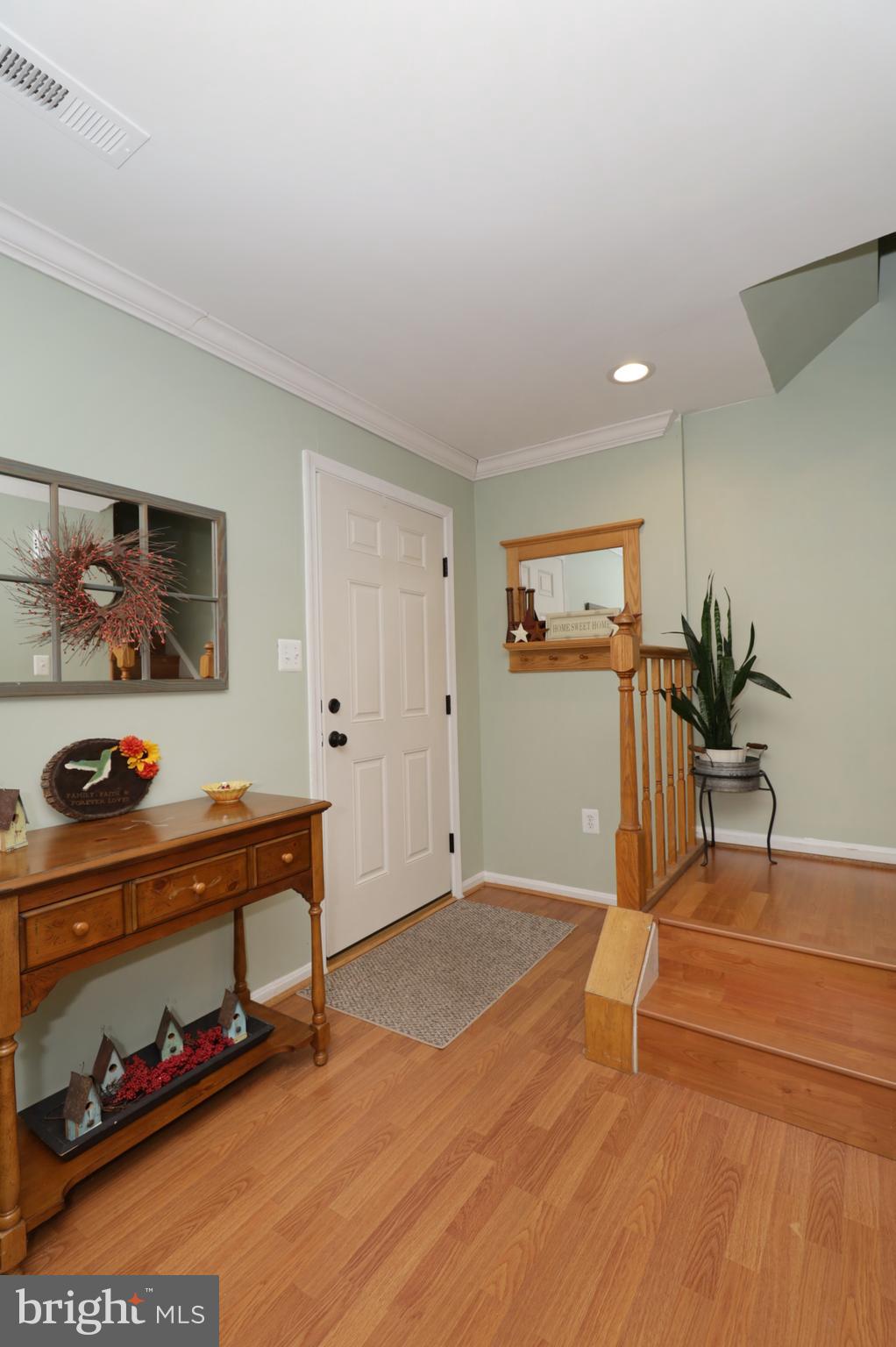 8576 Adamson Street Manassas, VA 20110 - Photo 4 of 37 Welcoming Foyer