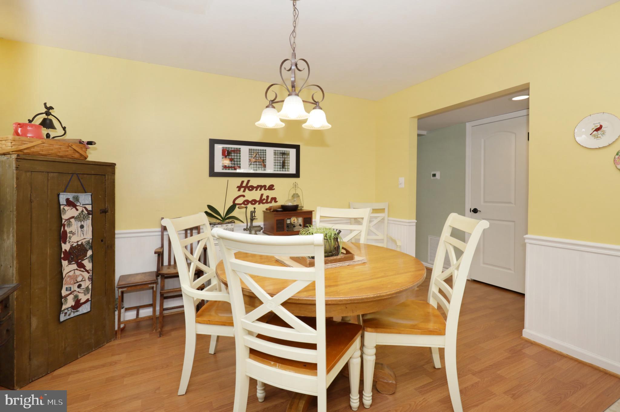 8576 Adamson Street Manassas, VA 20110 - Photo 10 of 37 Laminate Flooring
