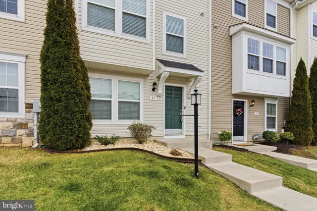 $2,100 | 37 Britania Court, Martinsburg, WV 25405