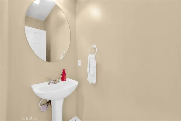 $3,500 | 323 Lydia Lane, Corona, CA 92882