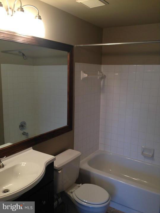 15007 Travert Way Silver Spring, MD 20906 - Photo 11 of 23 Bath (Master)