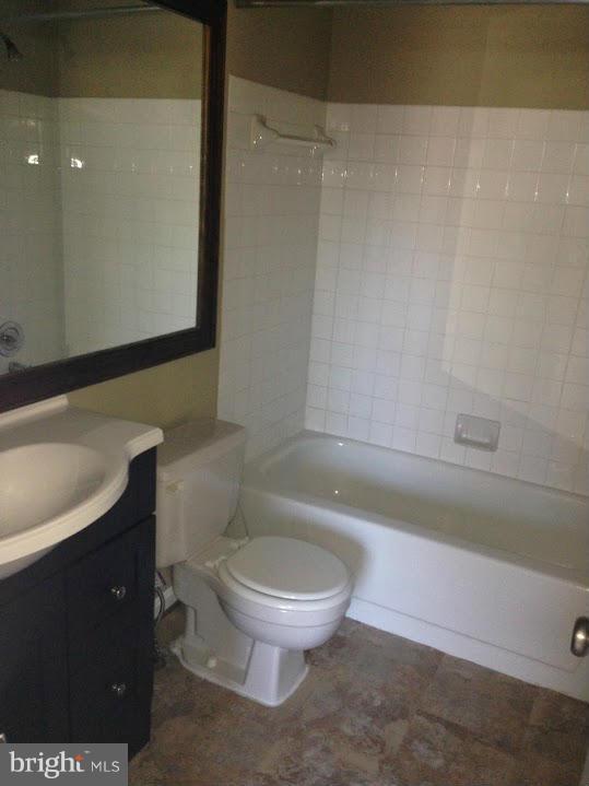 15007 Travert Way Silver Spring, MD 20906 - Photo 17 of 23 Bath (Master)