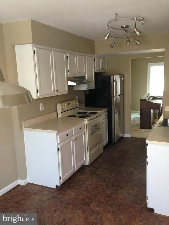 15007 Travert Way Silver Spring, MD 20906 - Photo 3 of 23 Kitchen