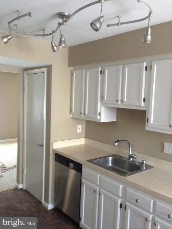 15007 Travert Way Silver Spring, MD 20906 - Photo 4 of 23 Kitchen